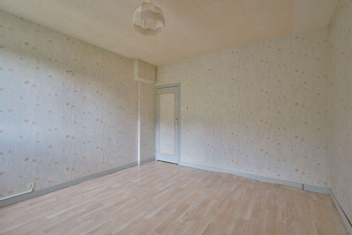 Maison à OYTIER-SAINT-OBLAS