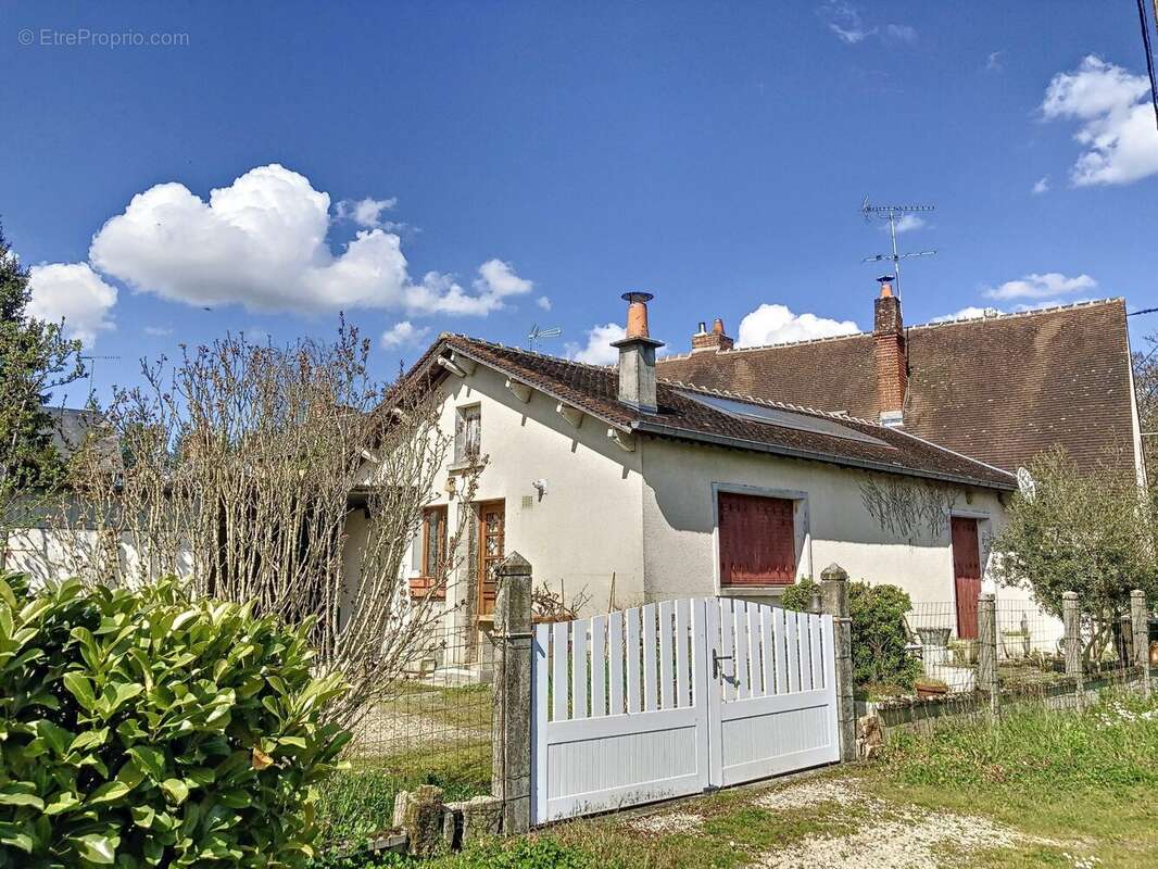 Maison à LA FERTE-IMBAULT