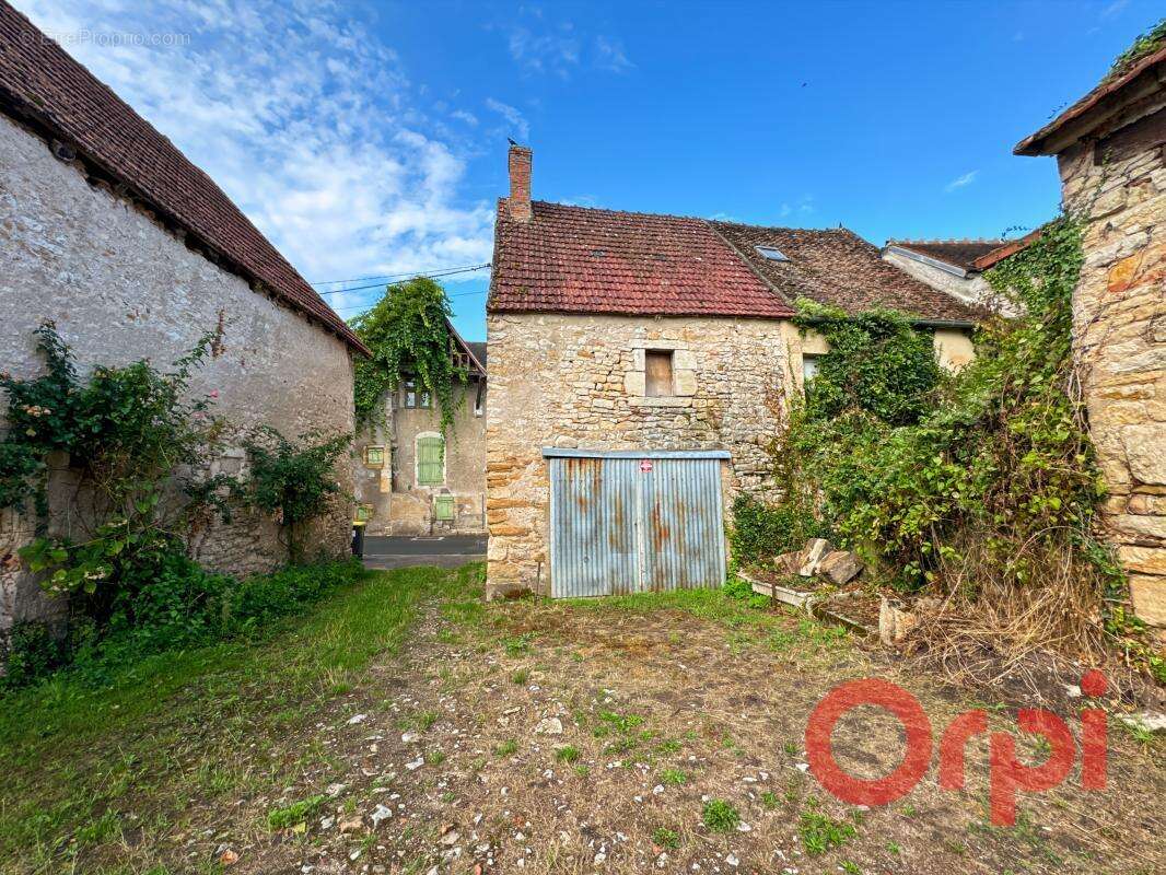 Maison à BRUERE-ALLICHAMPS