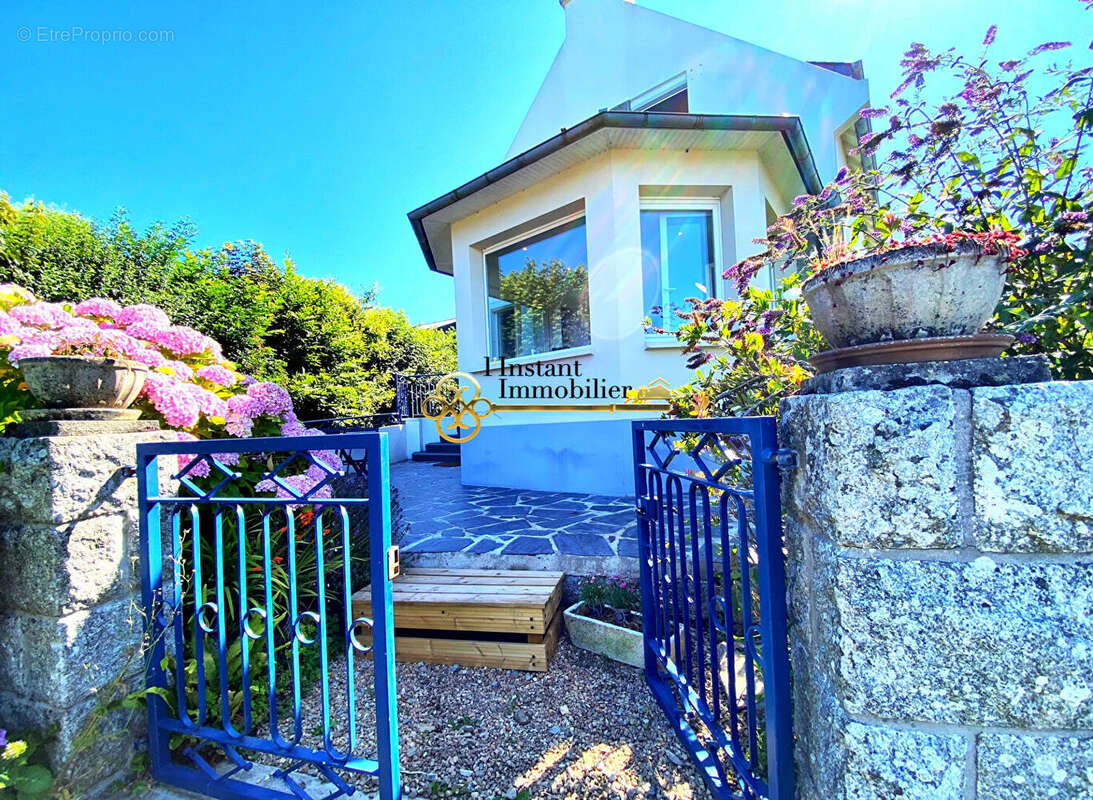 Maison à PLOUEZOC&#039;H