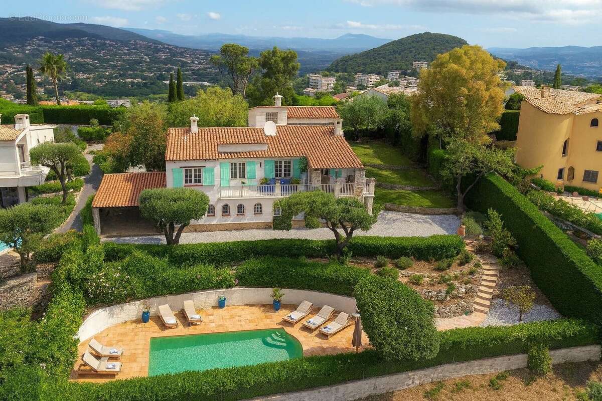 Maison à MANDELIEU-LA-NAPOULE