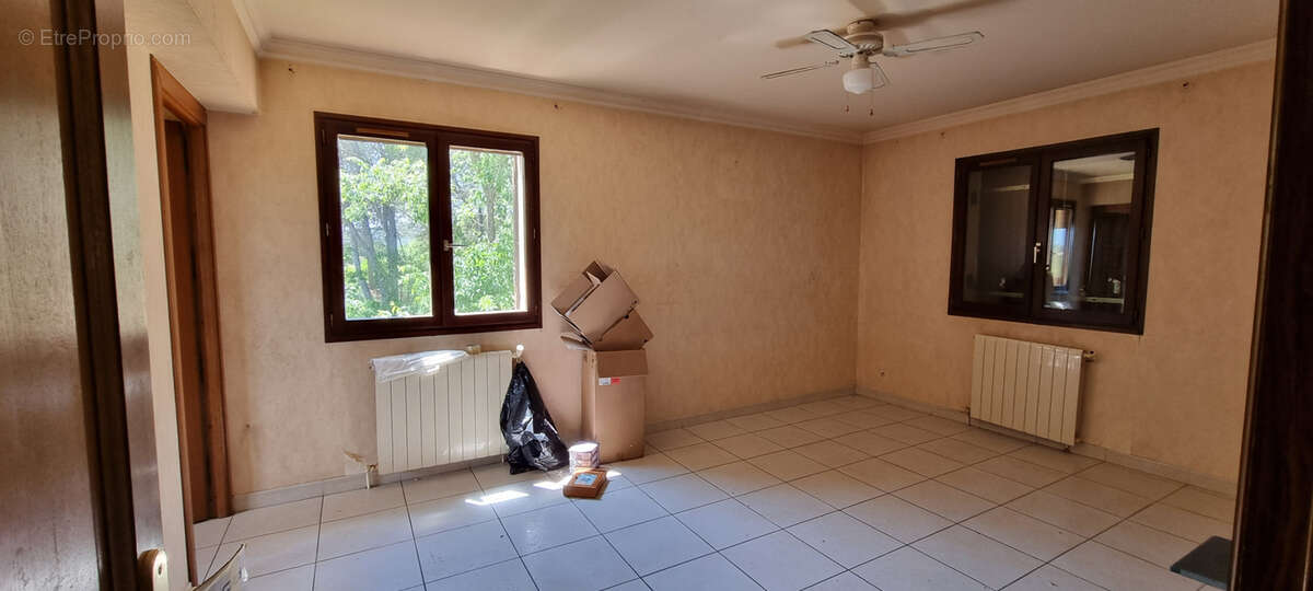 Maison à VIOLS-EN-LAVAL