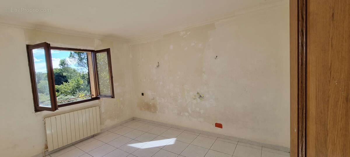 Maison à VIOLS-EN-LAVAL