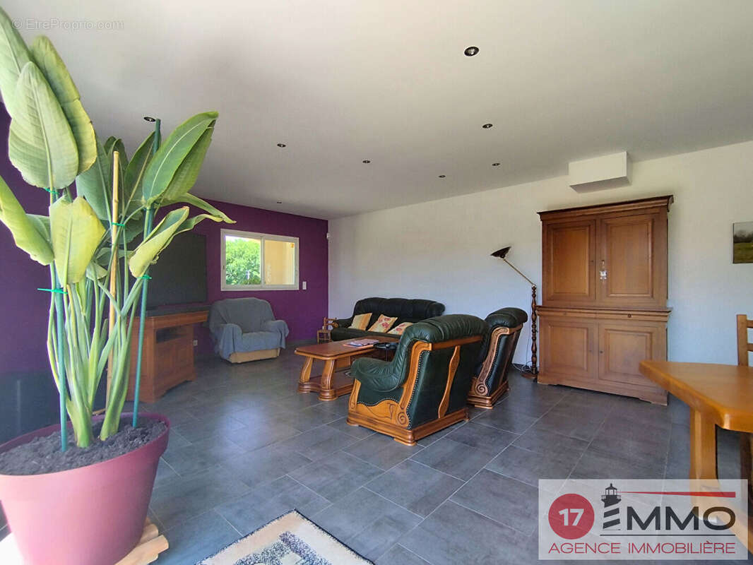 Maison à CHAMPDOLENT