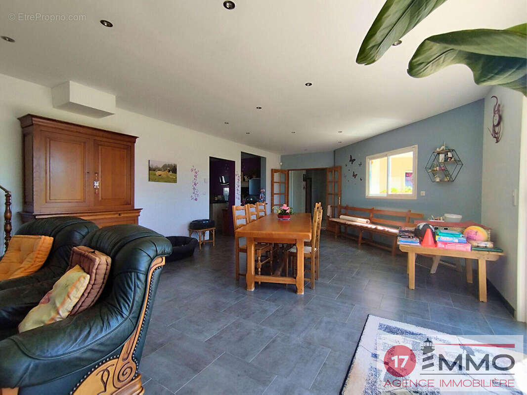 Maison à CHAMPDOLENT