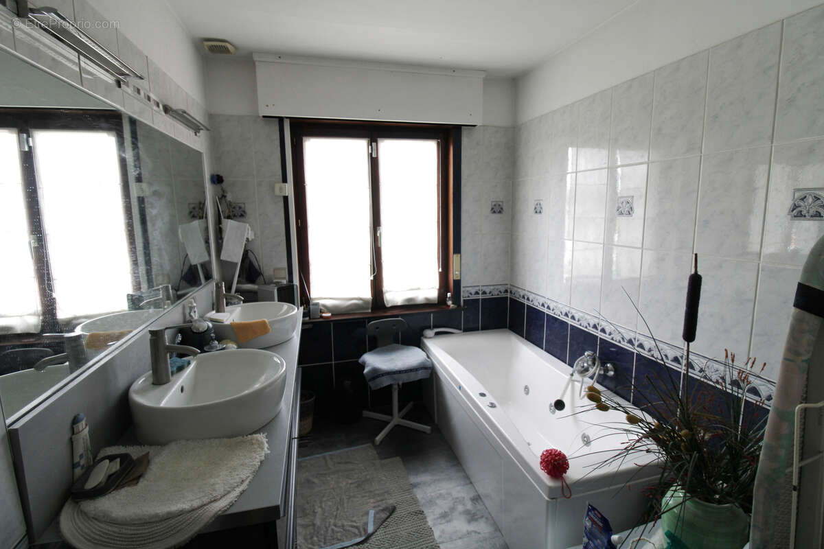 Maison à HOUPLIN-ANCOISNE