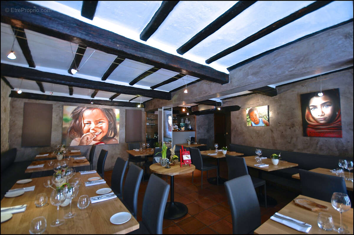 Commerce à TOURRETTES-SUR-LOUP