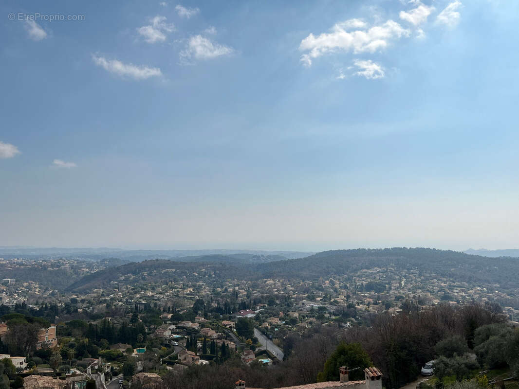 Maison à TOURRETTES-SUR-LOUP