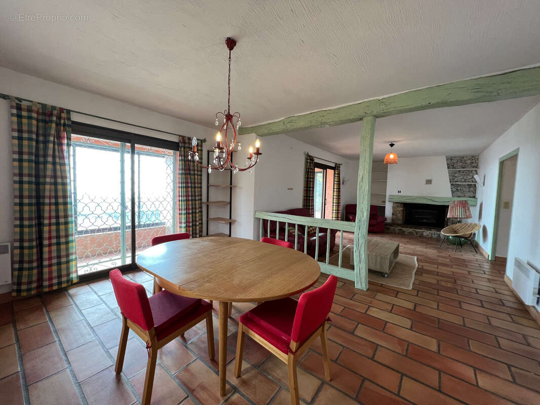 Maison à TOURRETTES-SUR-LOUP