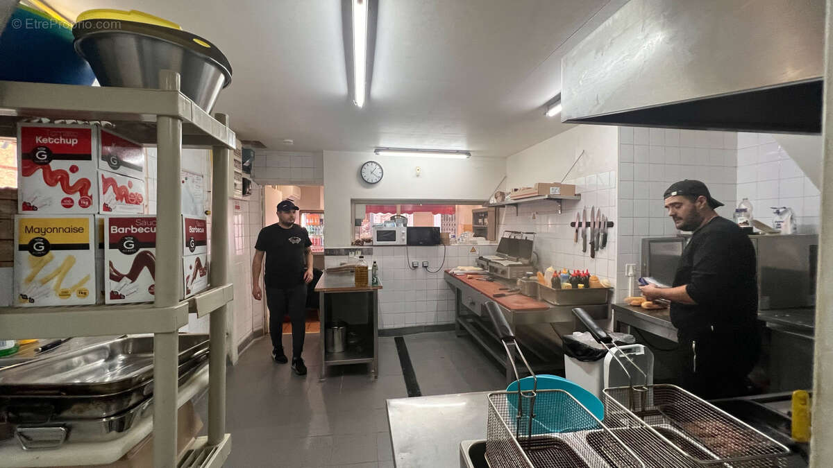 Commerce à LA COLLE-SUR-LOUP