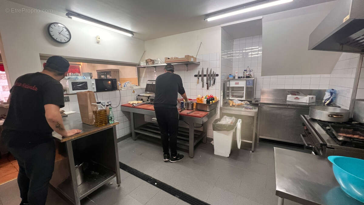 Commerce à LA COLLE-SUR-LOUP