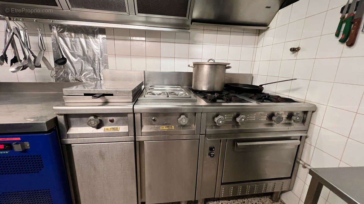 Commerce à LA COLLE-SUR-LOUP