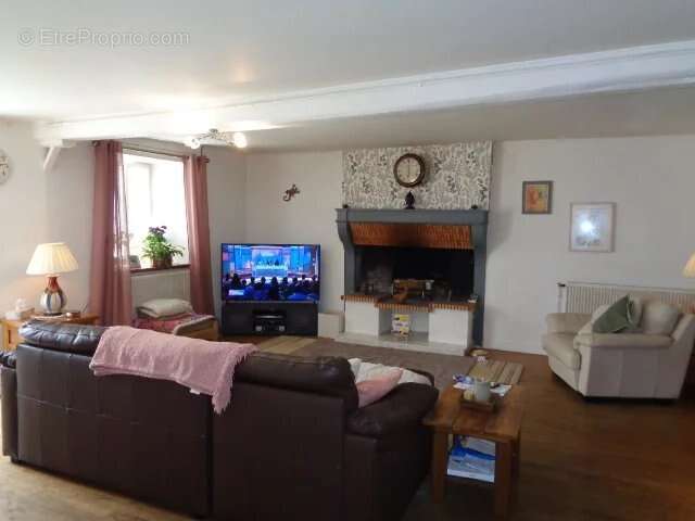 Maison à CHEF-BOUTONNE