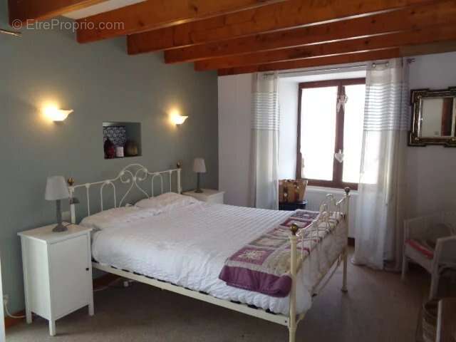 Maison à CHEF-BOUTONNE