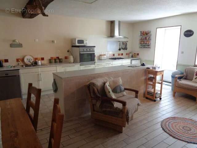 Maison à CHEF-BOUTONNE