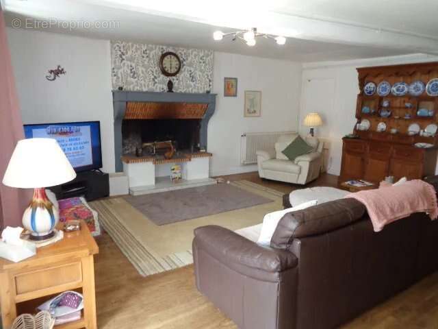 Maison à CHEF-BOUTONNE