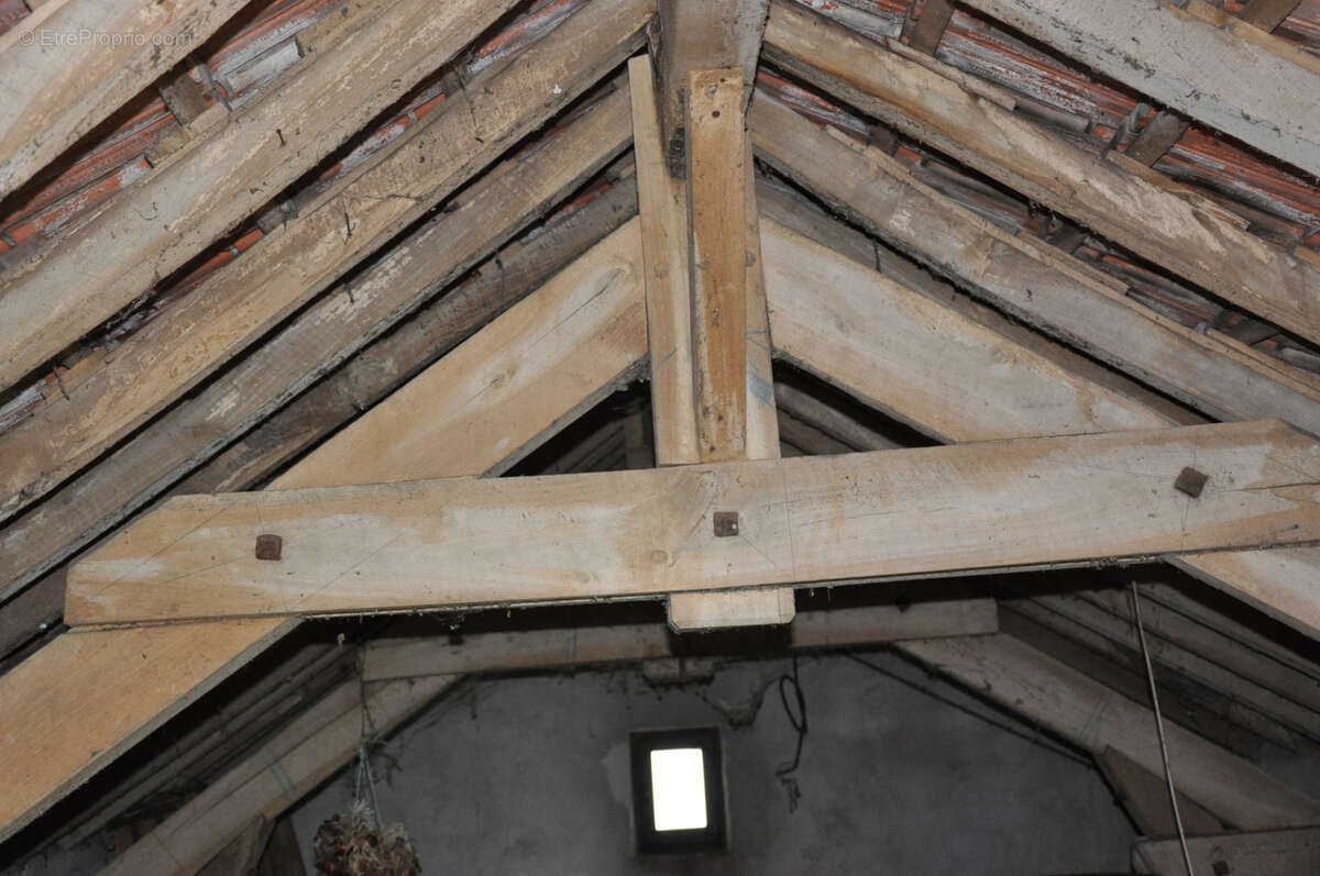 Maison à ANDELAROCHE