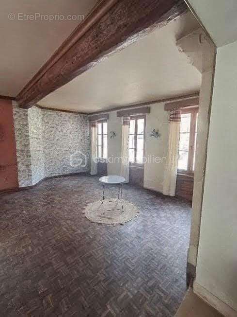 Maison à VILLENEUVE-L&#039;ARCHEVEQUE