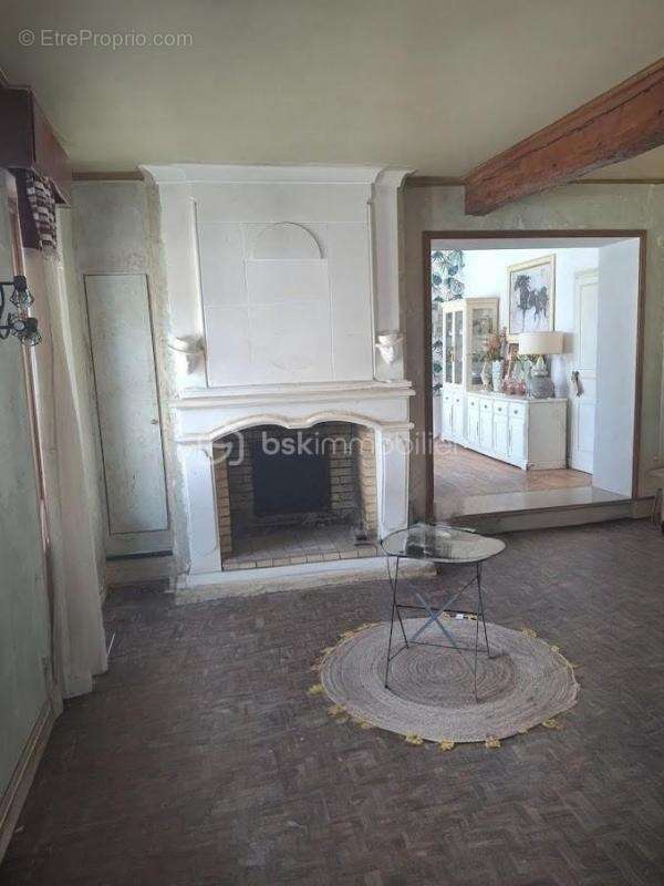 Maison à VILLENEUVE-L&#039;ARCHEVEQUE