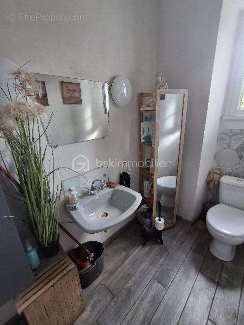 Maison à VILLENEUVE-L&#039;ARCHEVEQUE