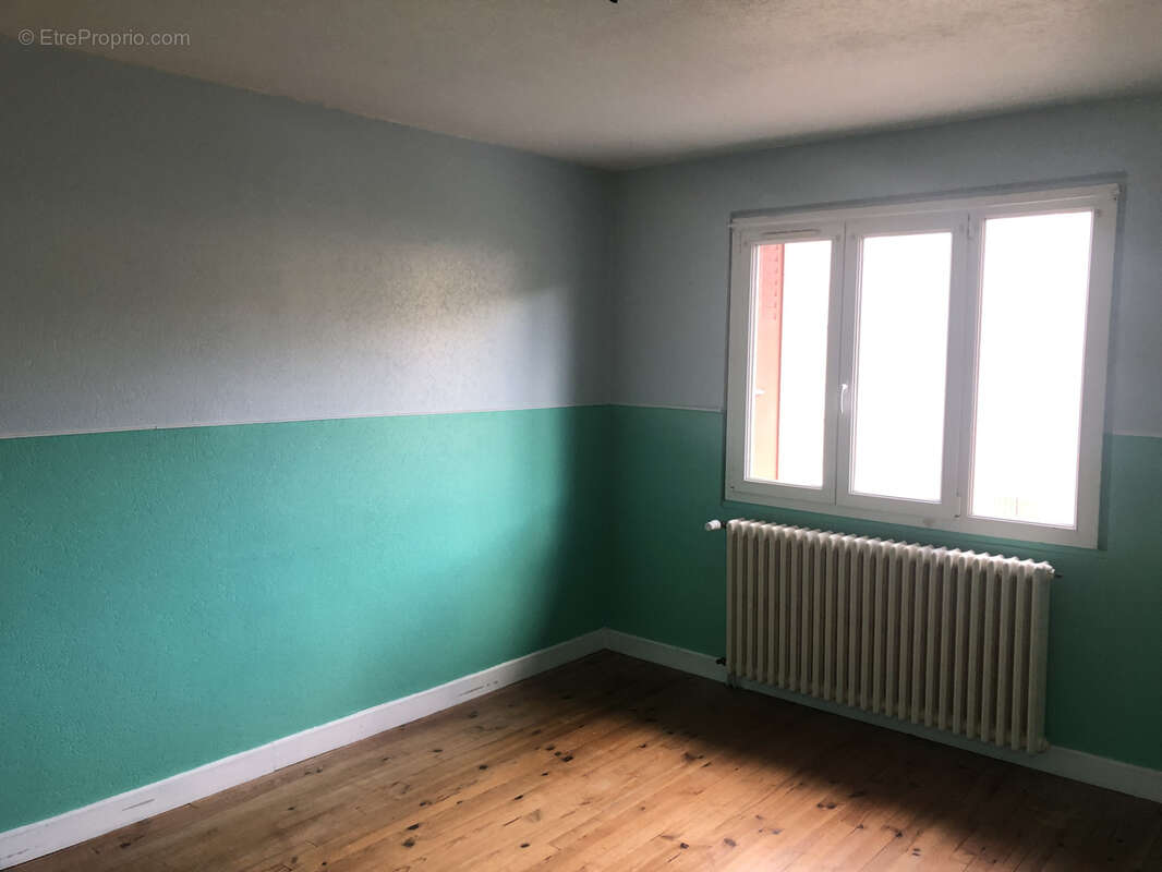 Maison à RADDON-ET-CHAPENDU