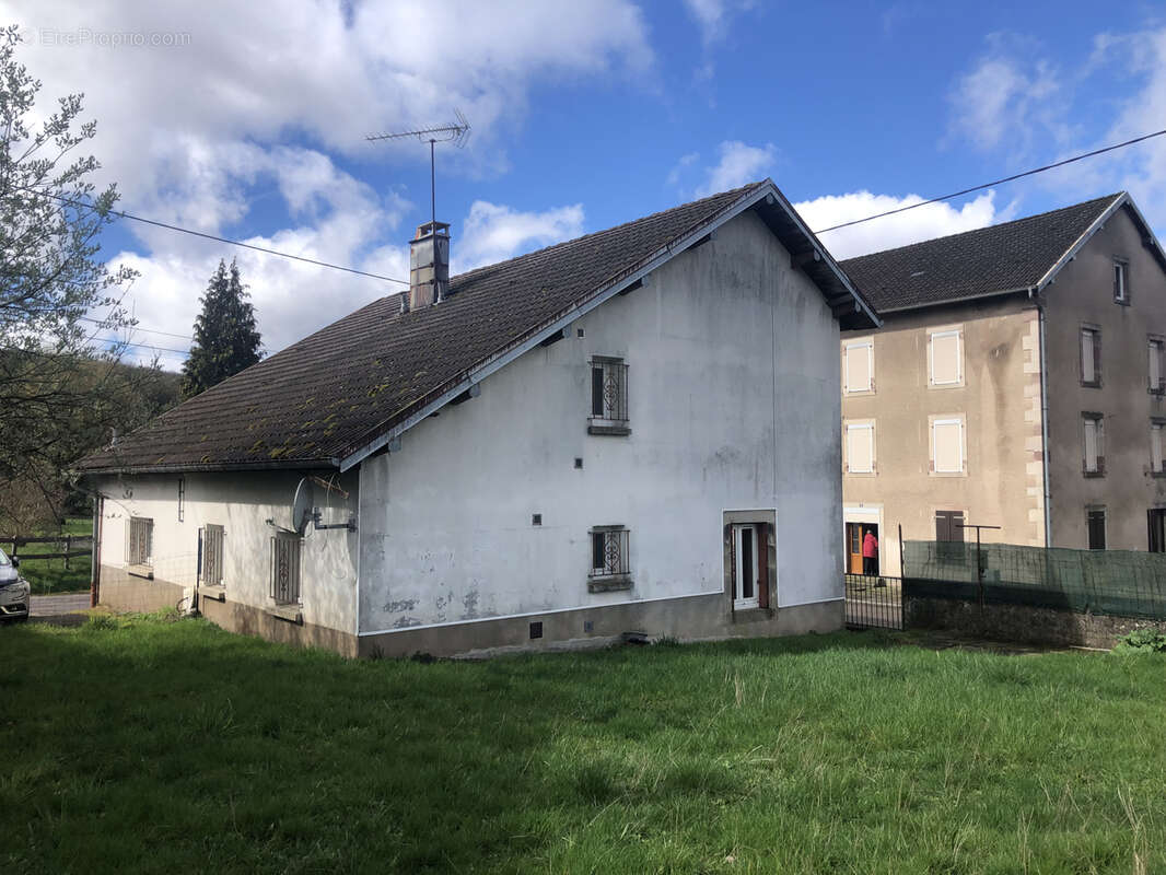 Maison à RADDON-ET-CHAPENDU