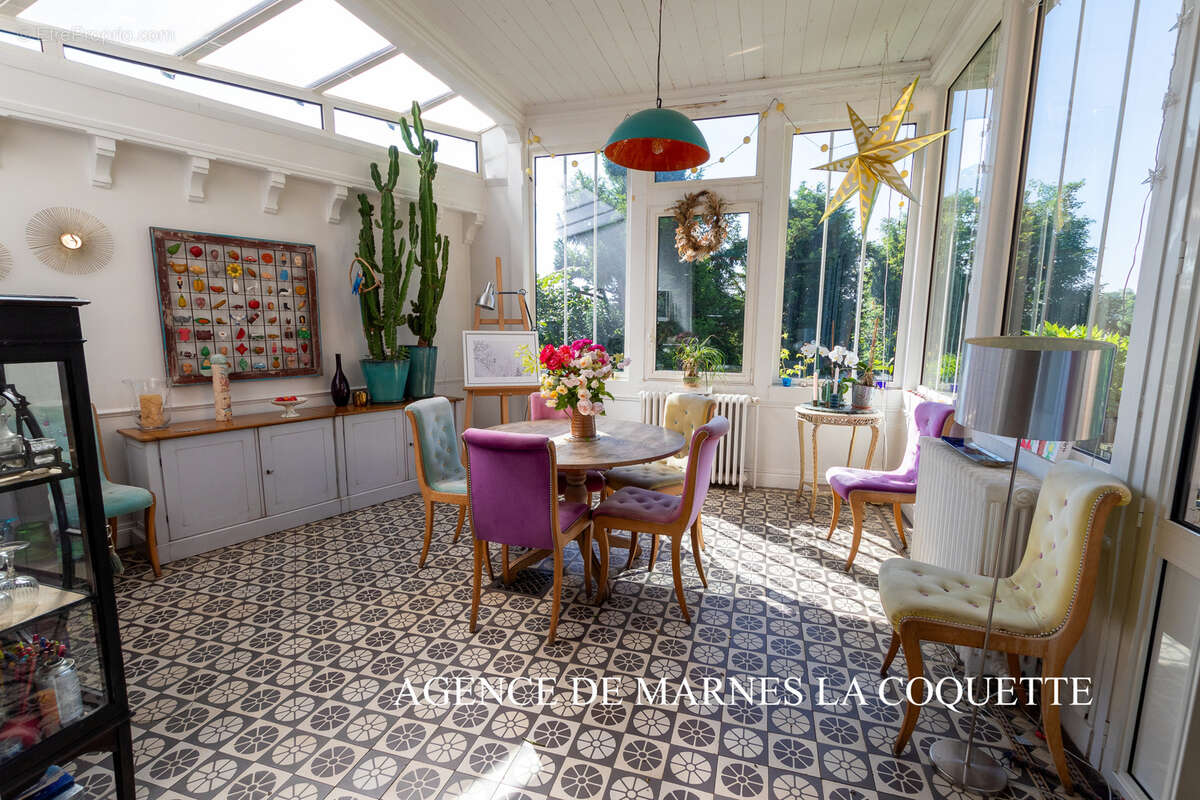 Maison à VILLE-D&#039;AVRAY