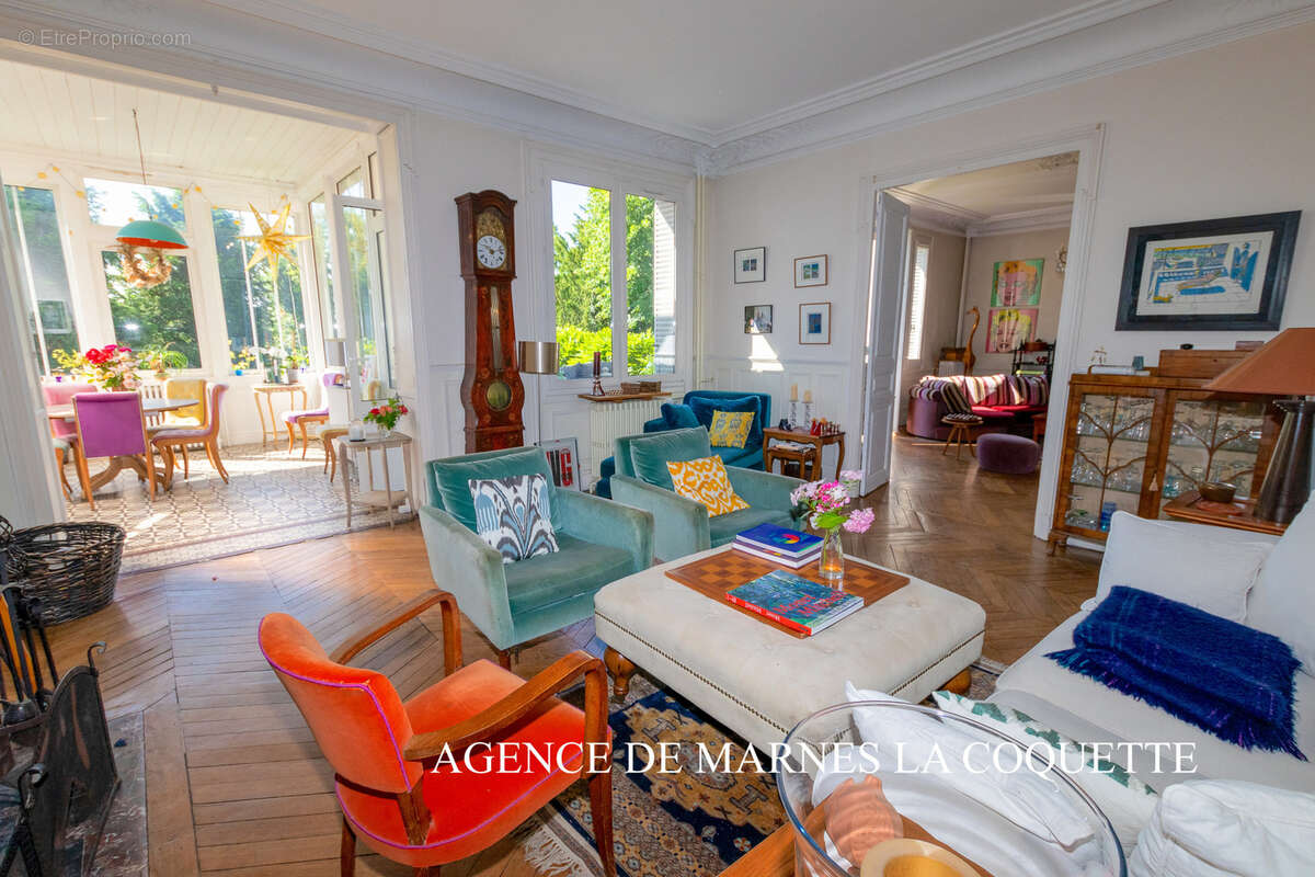 Maison à VILLE-D&#039;AVRAY