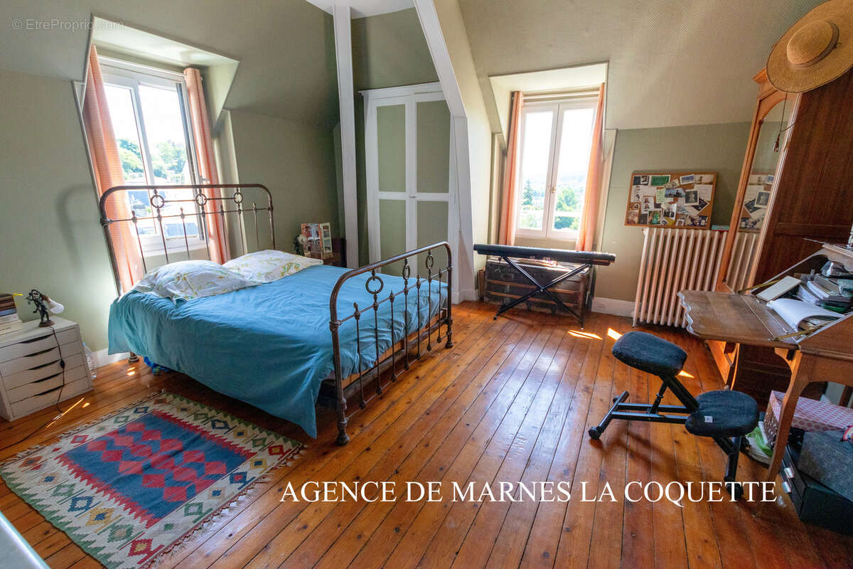 Maison à VILLE-D&#039;AVRAY