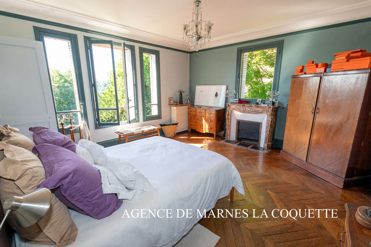 Maison à VILLE-D&#039;AVRAY