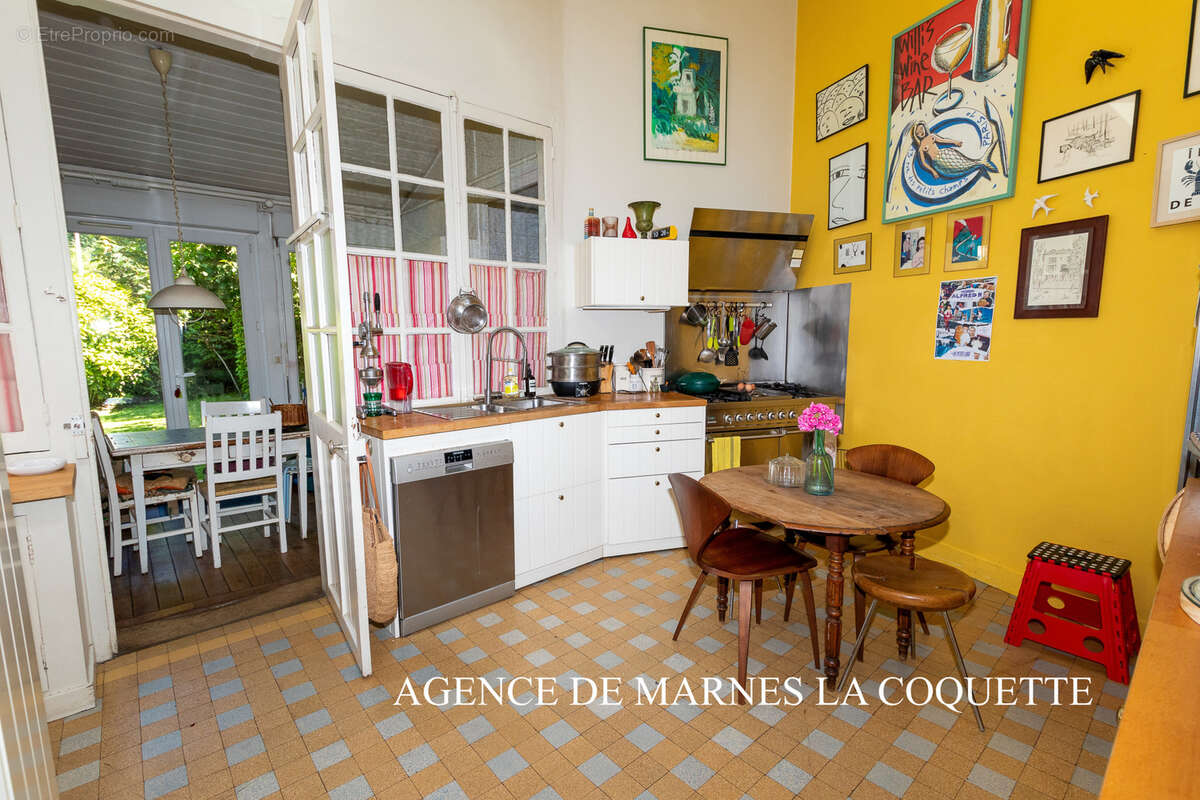 Maison à VILLE-D&#039;AVRAY