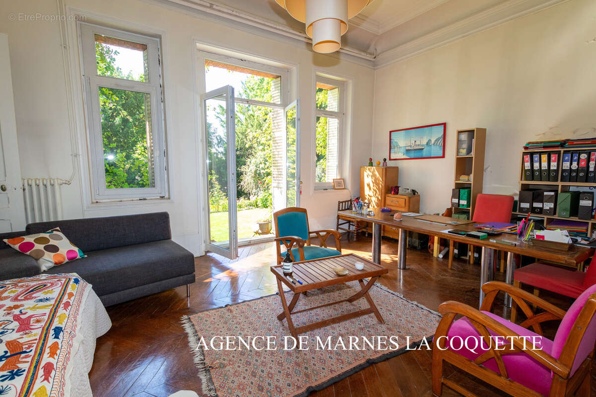 Maison à VILLE-D&#039;AVRAY