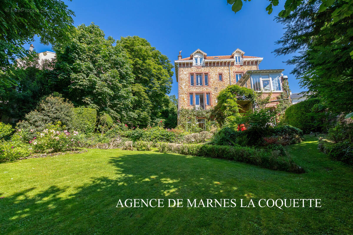 Maison à VILLE-D&#039;AVRAY