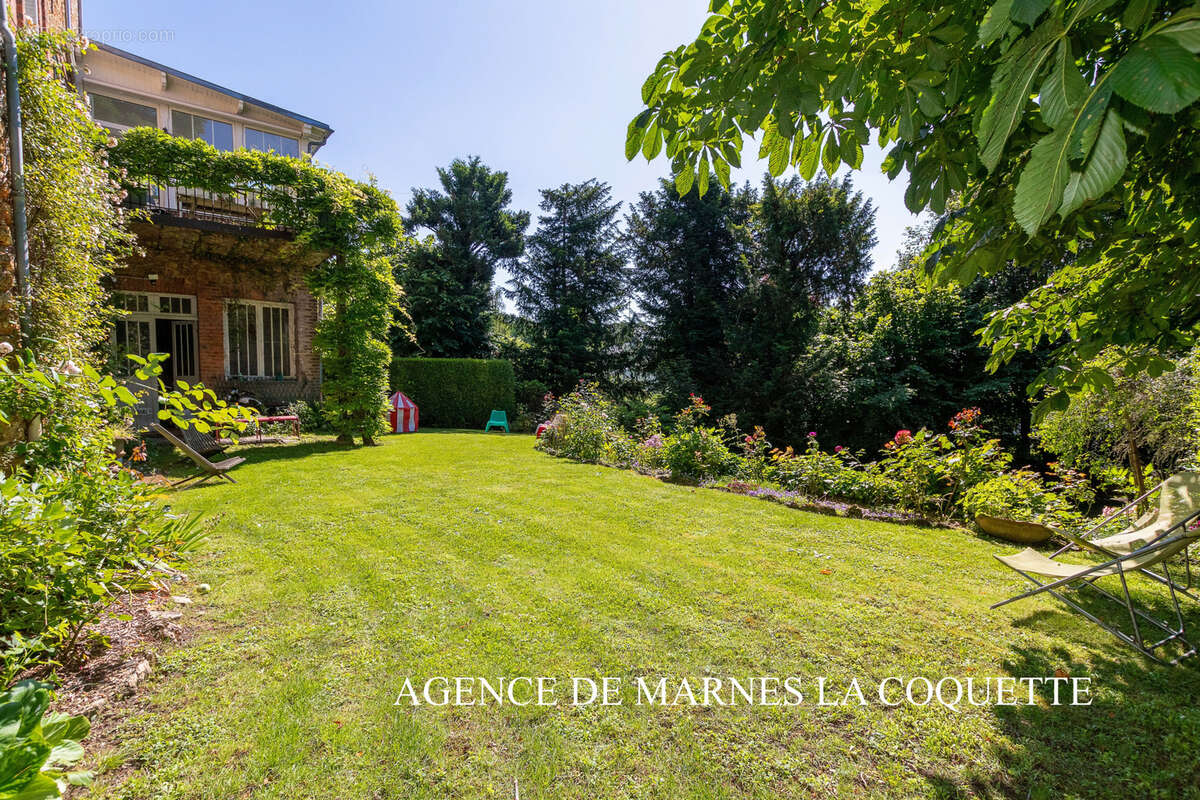 Maison à VILLE-D&#039;AVRAY