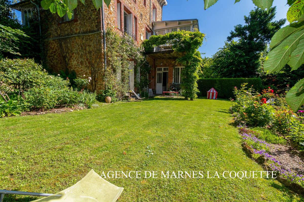 Maison à VILLE-D&#039;AVRAY