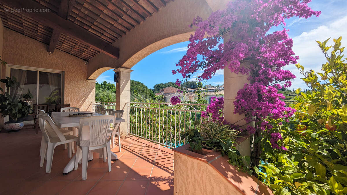 Maison à LE CASTELLET