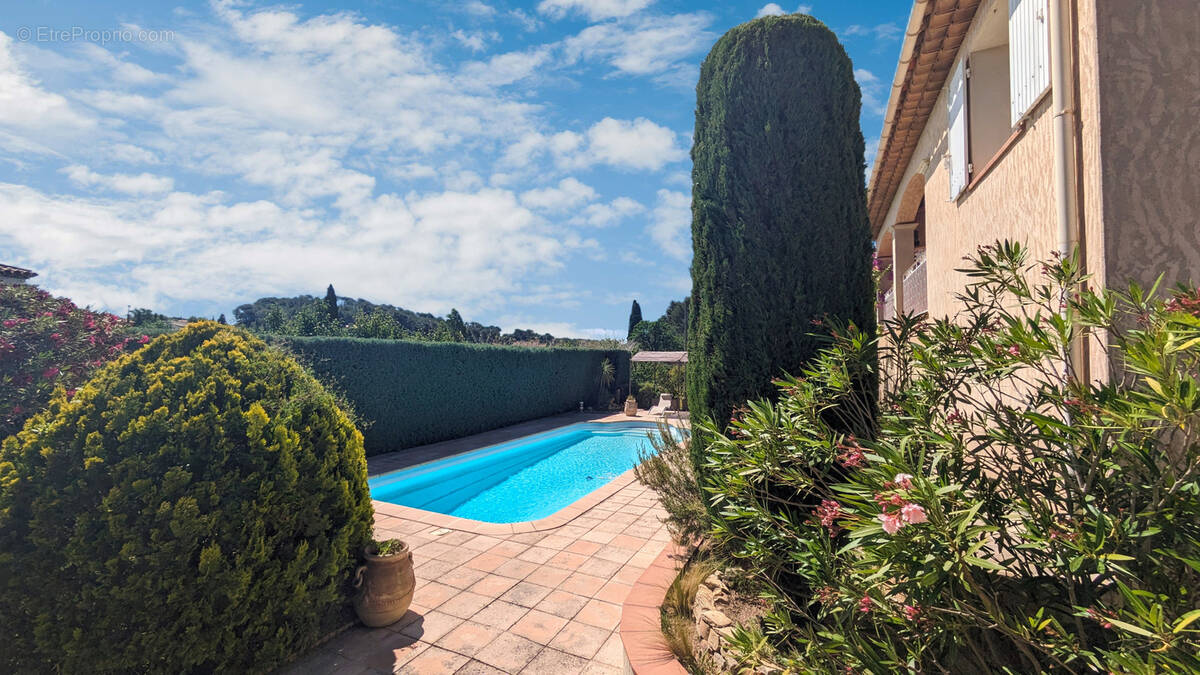 Maison à LE CASTELLET