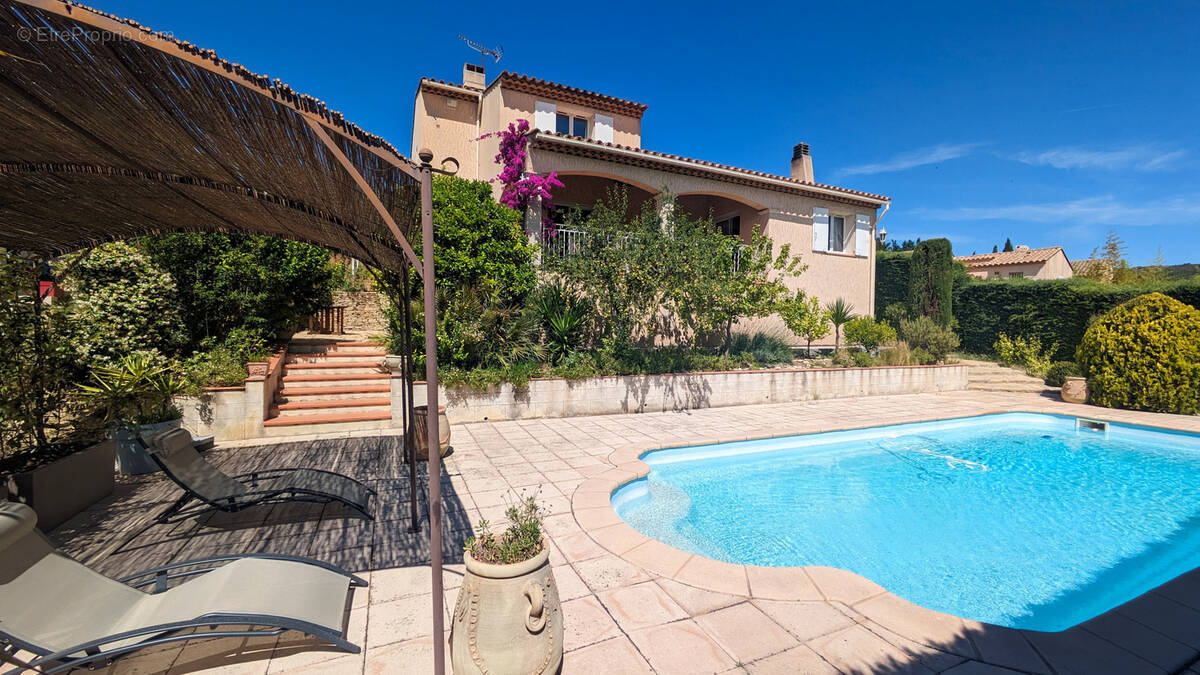 Maison à LE CASTELLET