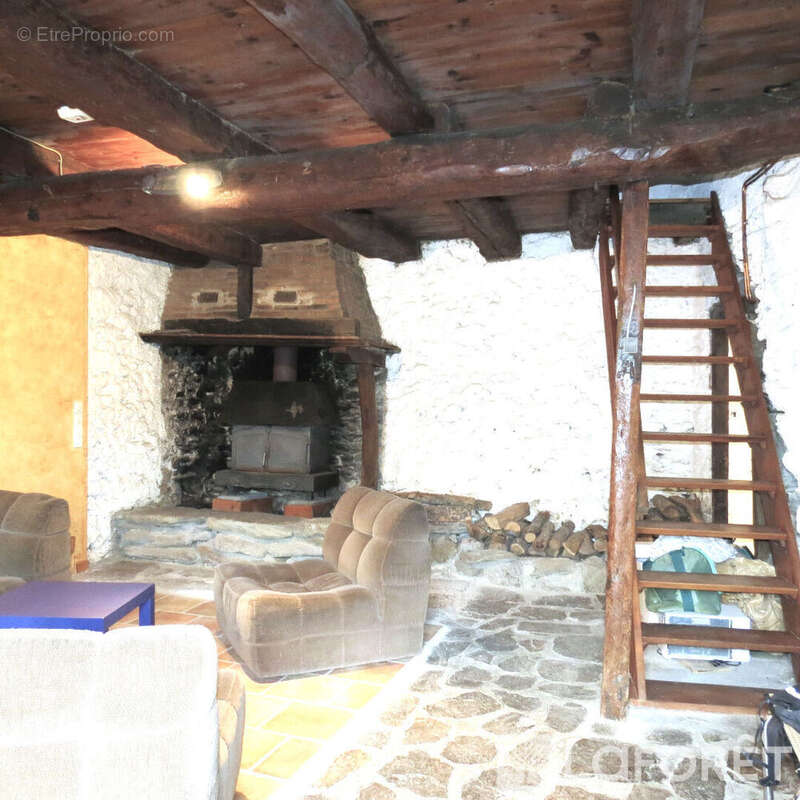 Maison à VILLENEUVE-D&#039;ALLIER