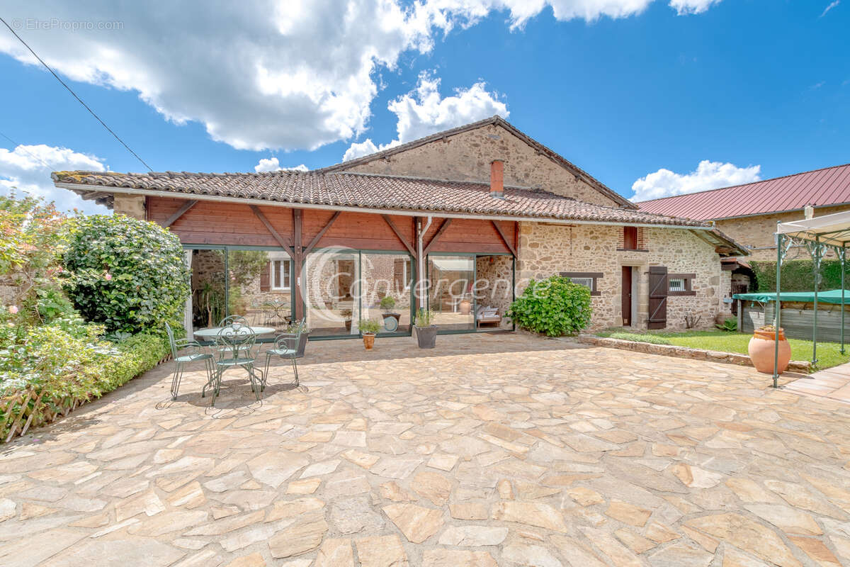 Maison à SEREILHAC