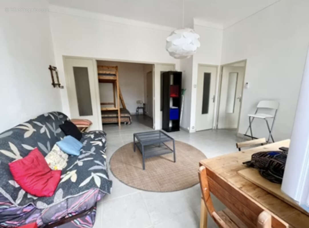 Appartement à MARSEILLE-6E