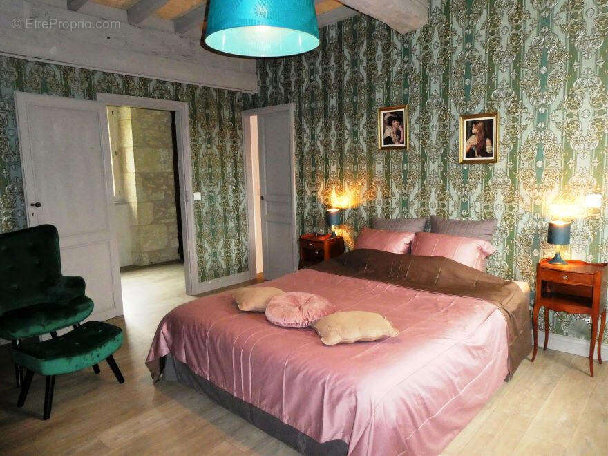 Maison à VIC-FEZENSAC