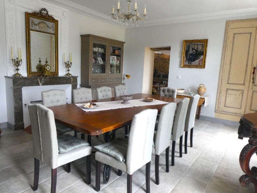 Maison à VIC-FEZENSAC