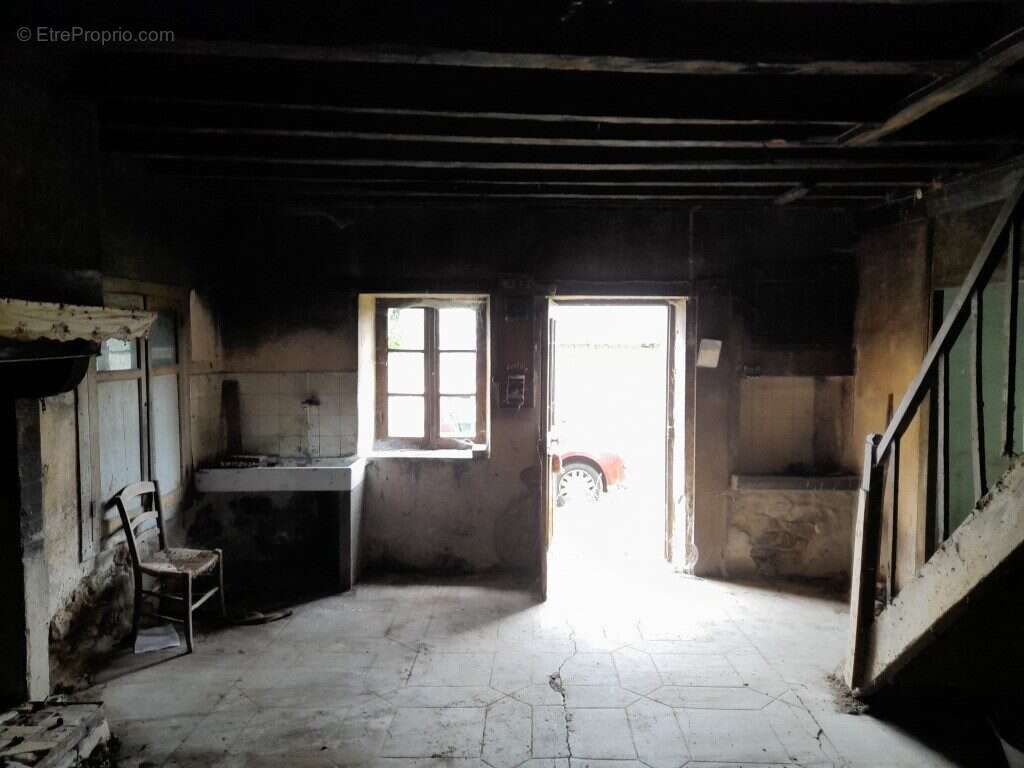 Maison à EYMOUTIERS