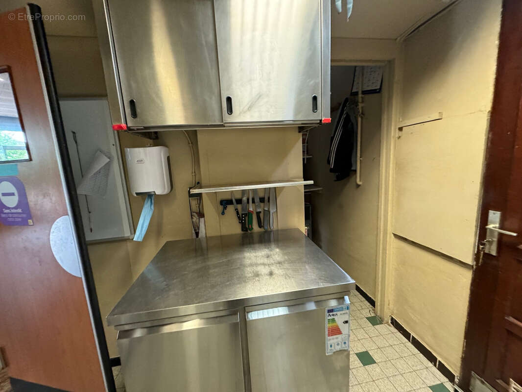 Commerce à FONTAINE