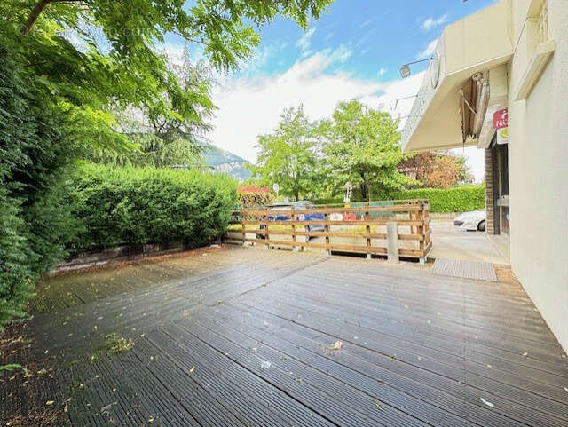 Commerce à FONTAINE