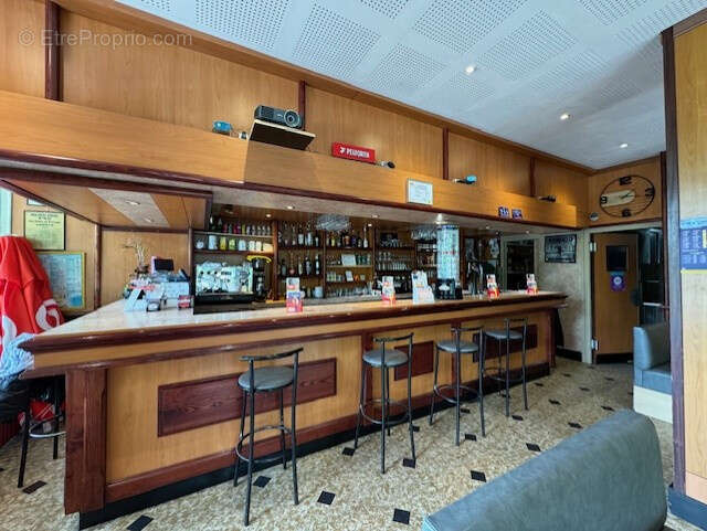 Commerce à FONTAINE