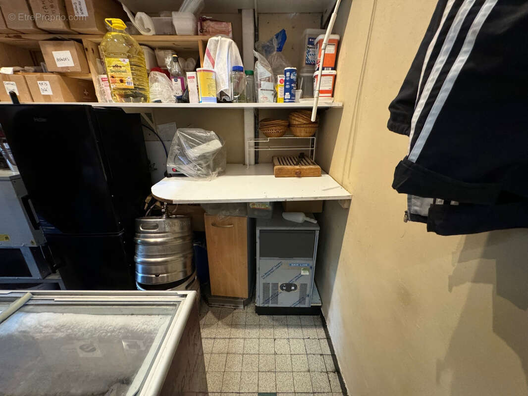 Commerce à FONTAINE