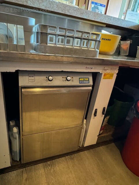 Commerce à FONTAINE