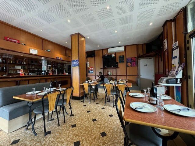 Commerce à FONTAINE